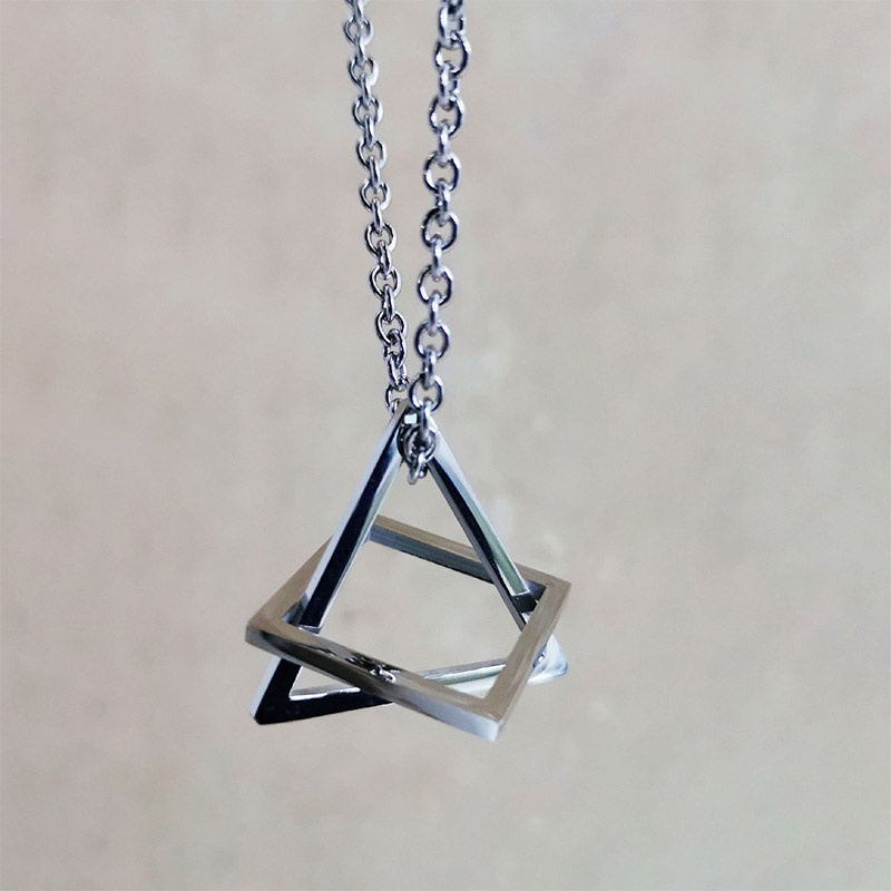 Vòng cổ Mặt Tam Giác Bằng Thép Titan Phong Cách Hip Hop Đơn Giản