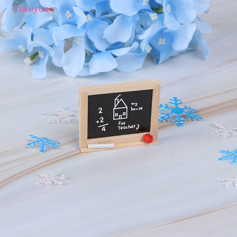 1 Bảng Đen Mini Trang Trí Nhà Búp Bê Tỉ Lệ 1: 12 Mới Áo Thun Thiết Kế Mới Năng Động Thời Trang