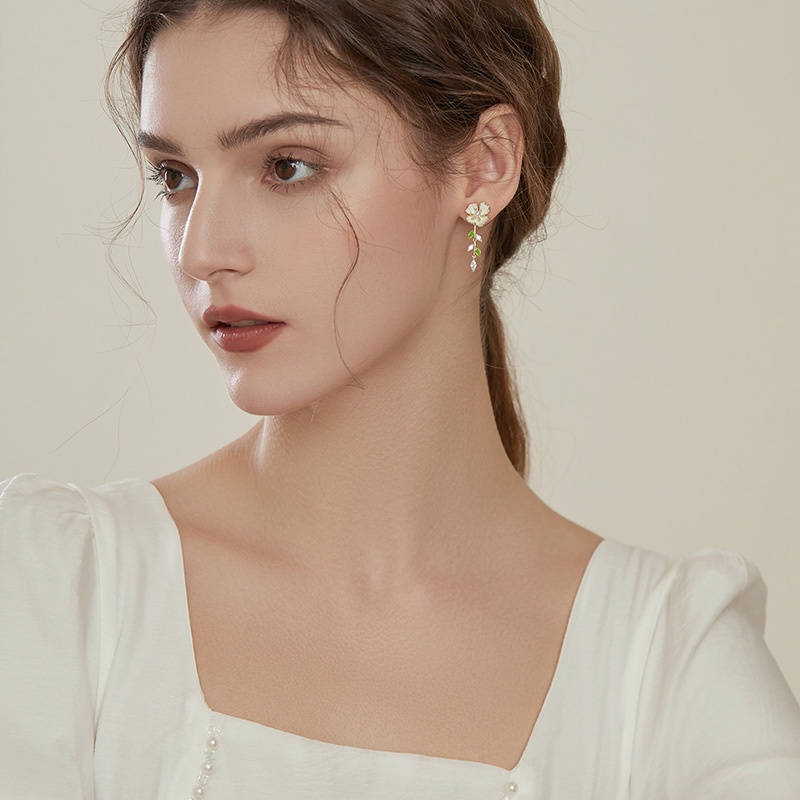 Bông Tai Đính Đá Hình Hoa Thiết Kế Đơn Giản Ngọt Ngào Cao Cấp