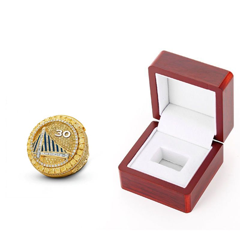 Nhẫn vô địch Nba 2022 của người hâm mộ Thompson