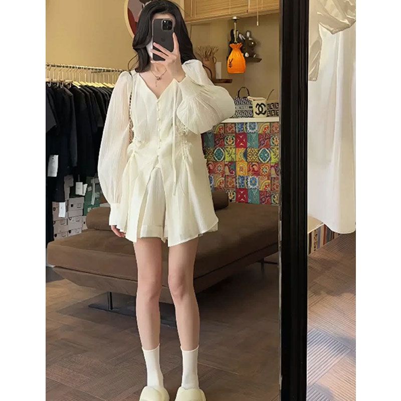 Set Áo Dây Rút Cổ V Dài Tay + Quần Short Lưng Thun Thời Trang Nữ