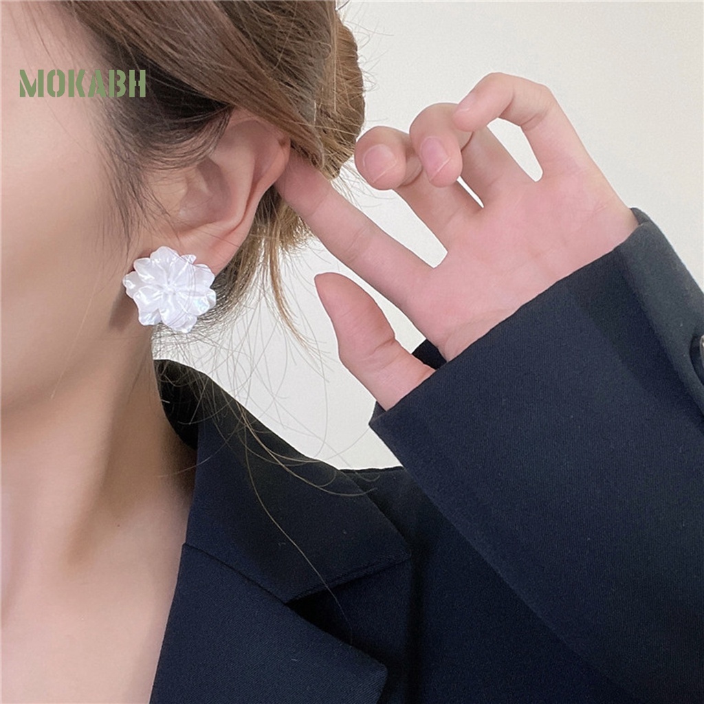 1 Đôi Bông Tai Hình Hoa Trắng Thanh Lịch Thời Trang Dành Cho Nữ