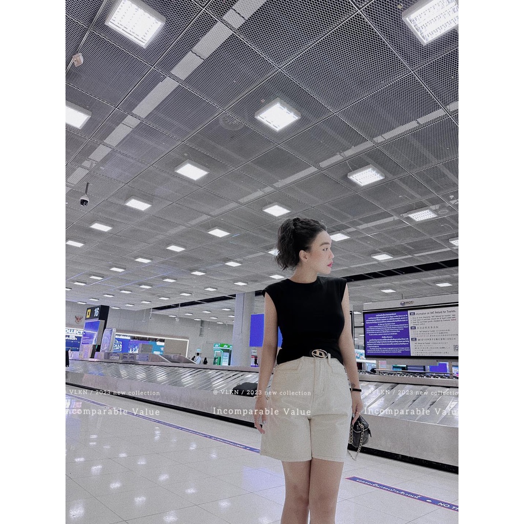 Áo tay liền khoét lưng