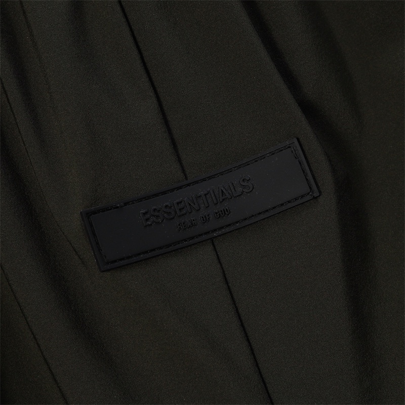 E-ss-en-ti-als &amp; - Quần Short Màu Trơn Phổ Biến Và Có Thể Mặc Cả Nam Và Nữ Để Hiển Thị Cá Nhân Và Nhìn Tốt