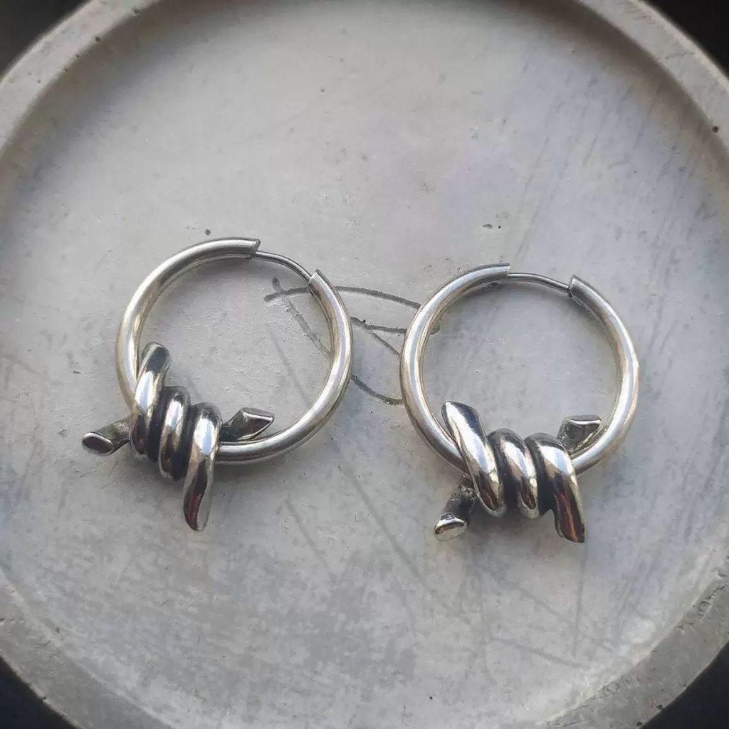 Khuyên Tai Hình Thorn Độc Đáo Phong Cách Punk