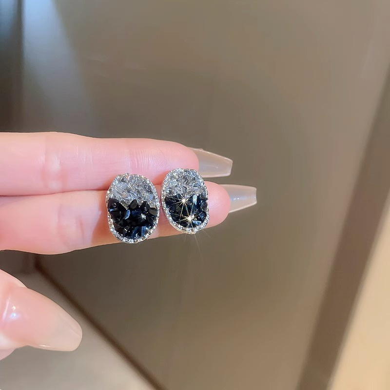 Bông Tai ĐíNh Đá LấP LáNh Sang TrọNg