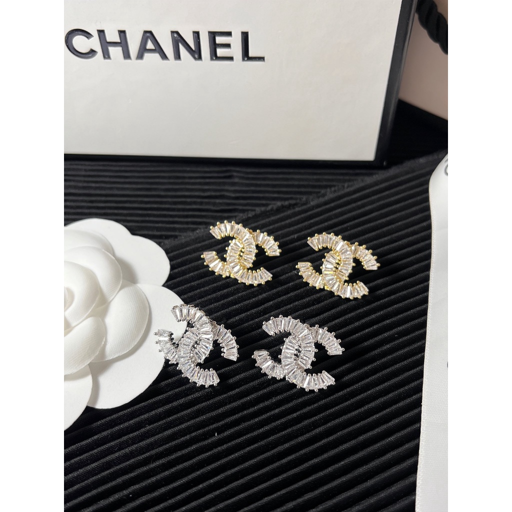 Bông Tai Bằng Thép Titan Chống Thấm Nước Không Gỉ Hình logo Thời Trang Cho Nữ
