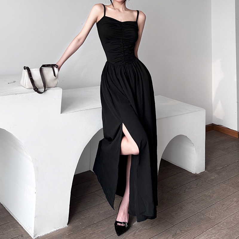 Hepburn pleated suspender draping dress for women 2022 new french style khí chất eo-tight design sense black dress