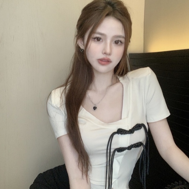 Áo Thun Lửng Ngắn Tay Phối Nút Thời Trang Cho Nữ
