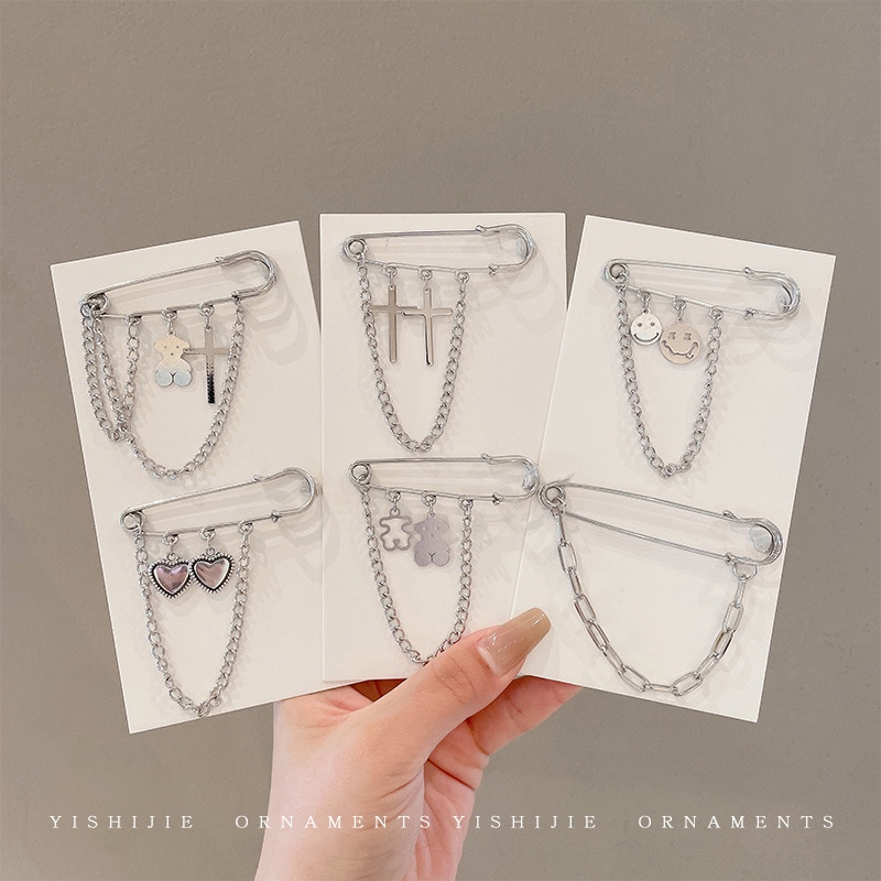 Ghim Cài Áo Hình Gấu Phối Dây Xích Phong Cách Harajuku Đơn Giản