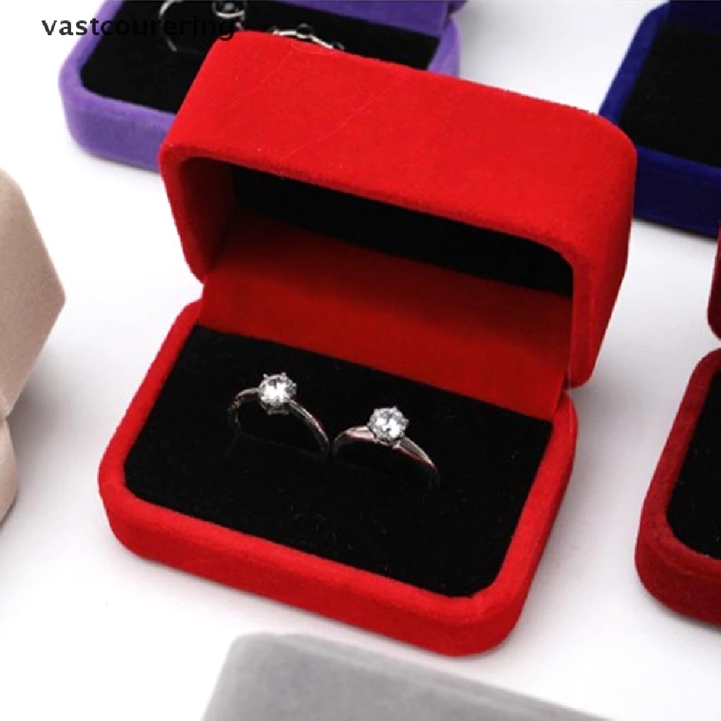 Hộp Đựng Trang Sức Hình Vuông Bằng Nhung Sang Trọng