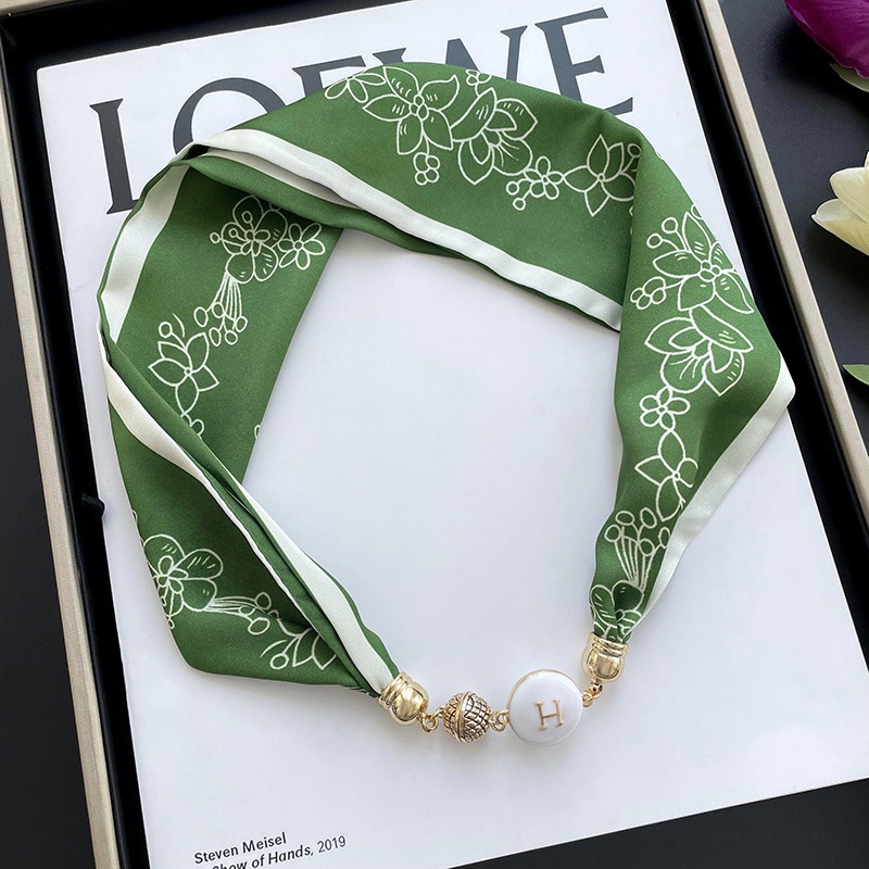 Khăn Choàng Cổ Mỏng Có Khóa Nam Châm Đính Ngọc Trai Thời Trang