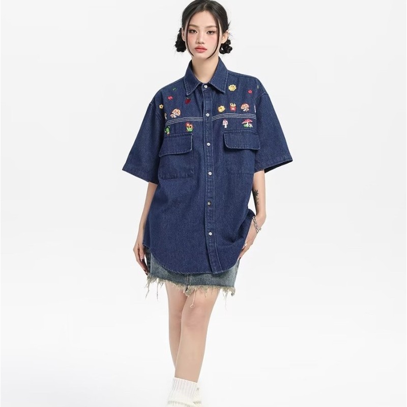 SẴN Áo sơ mi denim thêu hoa có cổ polo oversize dáng rộng màu jeans bò đậm có túi khuy cúc xinh style âu mỹ