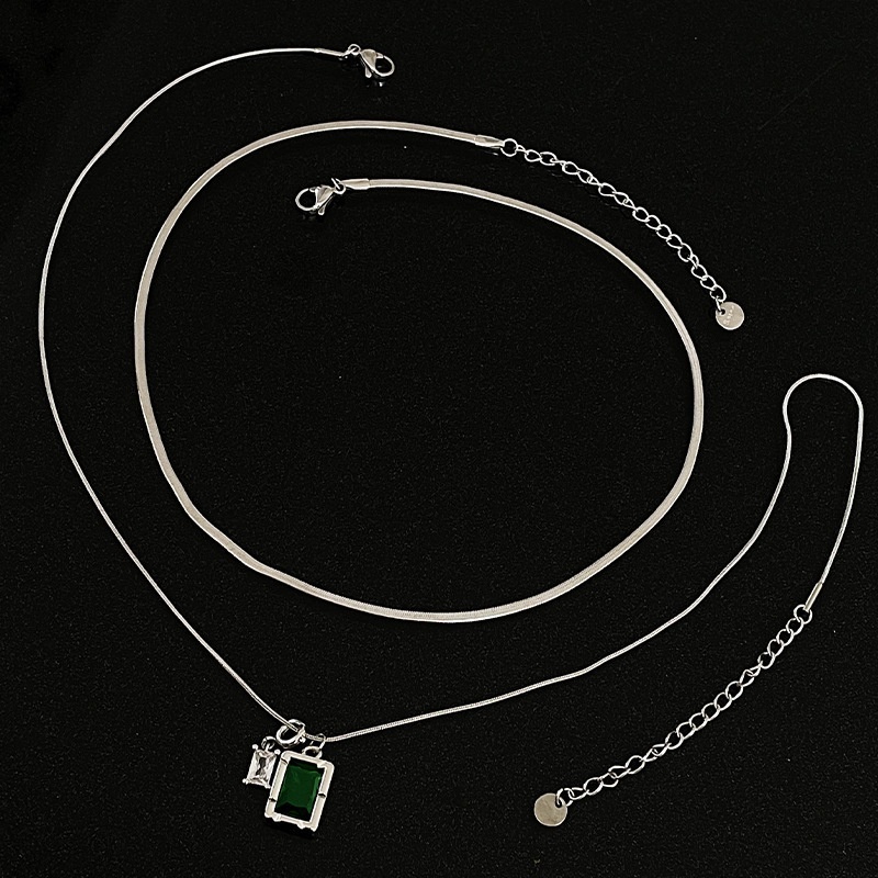 Vòng cổ Hai Lớp Đính Kim Cương Xanh Lá Phong Cách Hip Hop Hàn Quốc Sang Trọng Đơn Giản