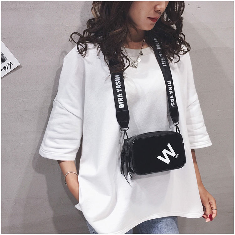 Túi Đeo Chéo Vai Bằng Da Bóng Thời Trang Hàn Quốc Sành Điệu Cho Nữ