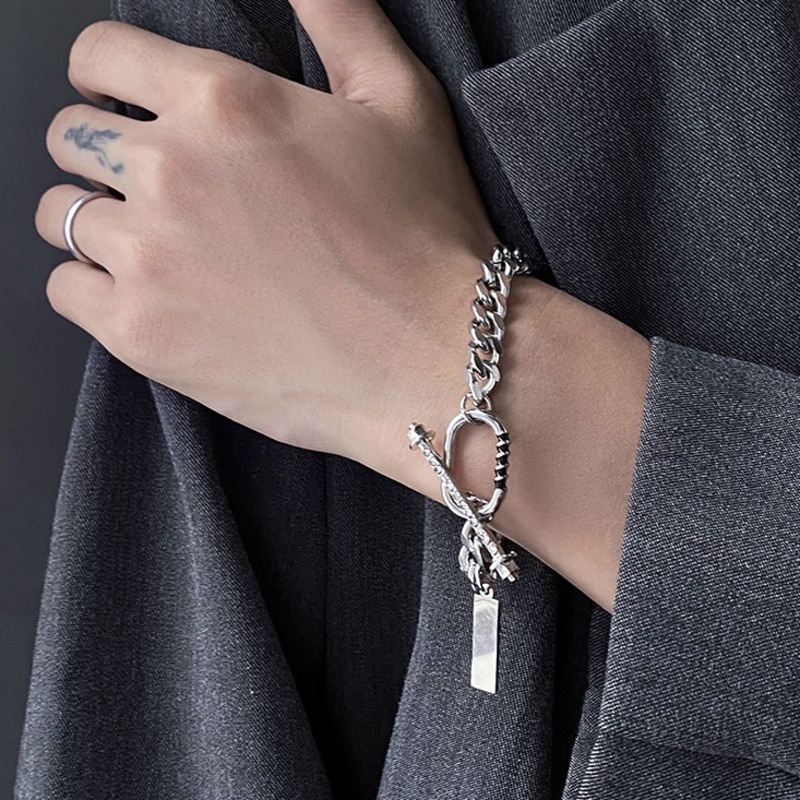 Ti-steel OT Vòng Tay Khóa Cài Nhẹ Nhàng Thiết Kế Nhỏ Nhắn Phong Cách retro Đường Phố Đơn Giản Cho Nam Và Nữ