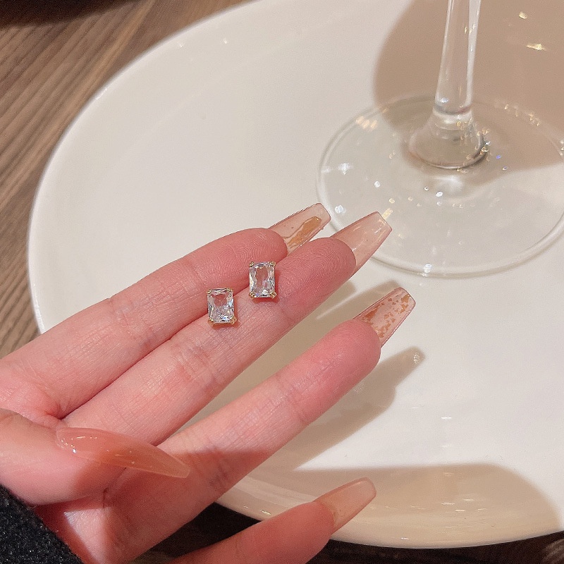 Bông Tai Bằng Thép Titanium Đính Đá Zircon Hình Chữ Nhật Đơn Giản Thời Trang Hàn Quốc Cho Nữ