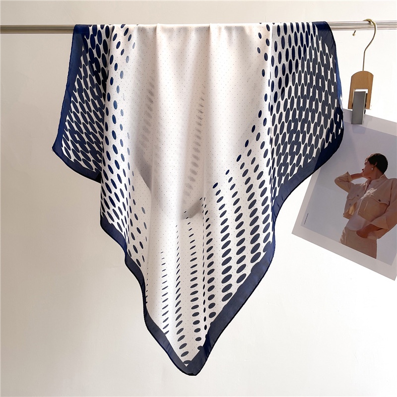 Khăn Choàng Cổ Hình Vuông 70X70Cm In Họa Tiết Chấm Bi Màu Gradient Thời Trang Xinh Xắn Cho Nữ