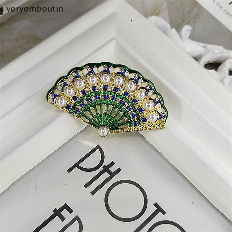 Trâm Cài Áo Hình Quạt Tráng Men Đính Kim Cương Giả Thời Trang Cổ Điển