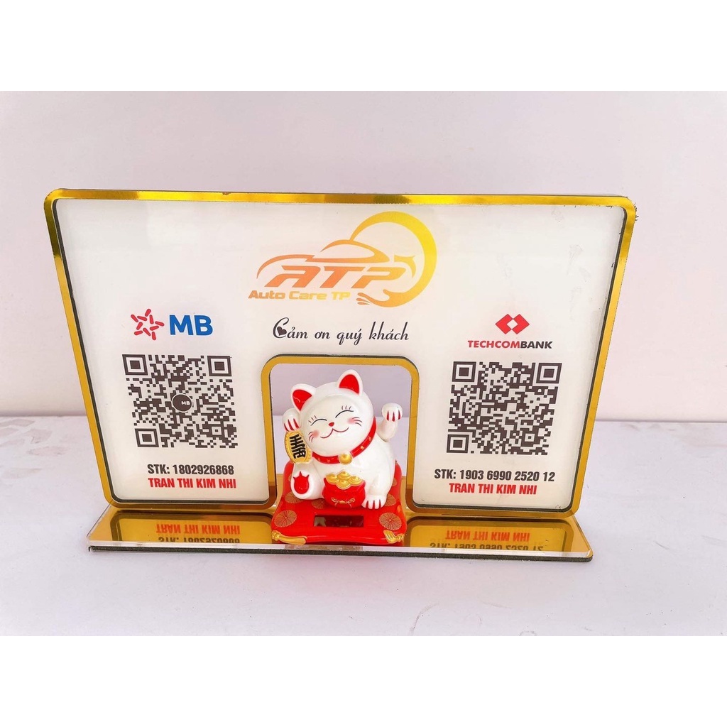 Bảng mã QR code để bàn mèo viền vàng thần tài in trên mica in theo yêu cầu