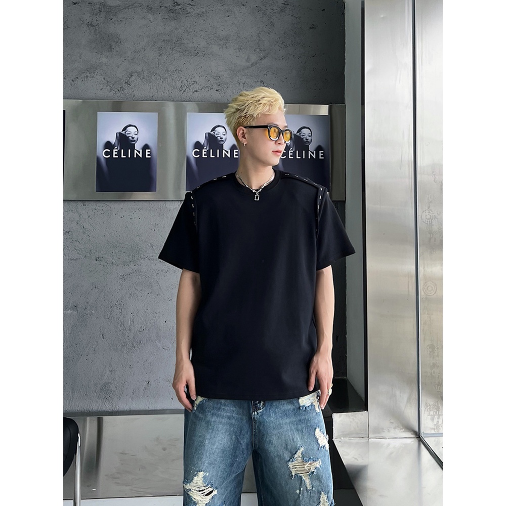 [Love Wearing Help] Áo Thun Tay Ngắn Có Đệm Vai Cảm Giác Kim Loại Trang Trí Phong Cách Hàn Quốc ins Xu Hướng Niche Cho Nam