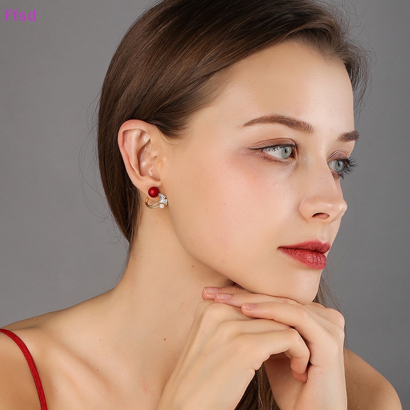 1 Đôi Bông Tai Ngọc Trai Hình Hoa Lá / Bướm Đính Đá Zircon Thanh Lịch Cho Nữ