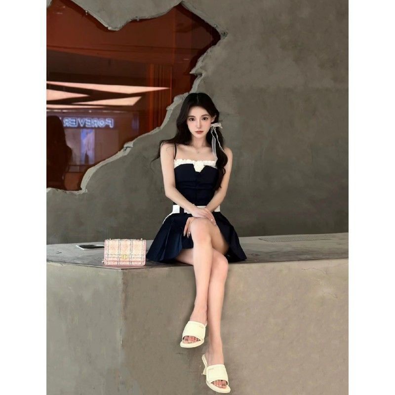 Váy Hai Dây Xếp Ly Hẹp Eo Hẹp Ghép Màu Sắc Tương Phản Phong Cách Phương Tây Thời Trang Cho Nữ