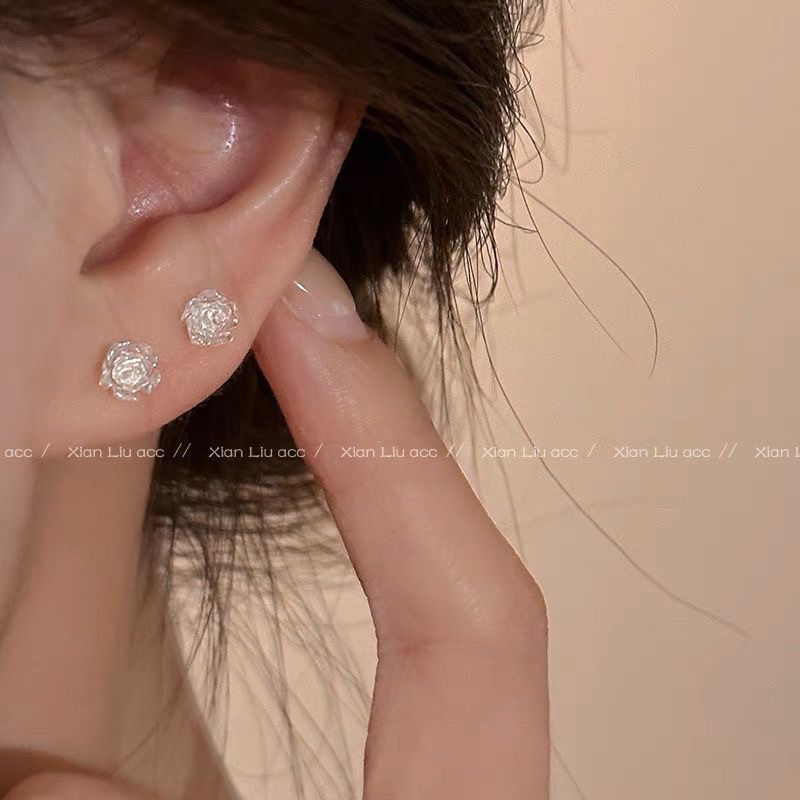 Bông Tai Hình Hoa Trà Nhỏ Sang Trọng