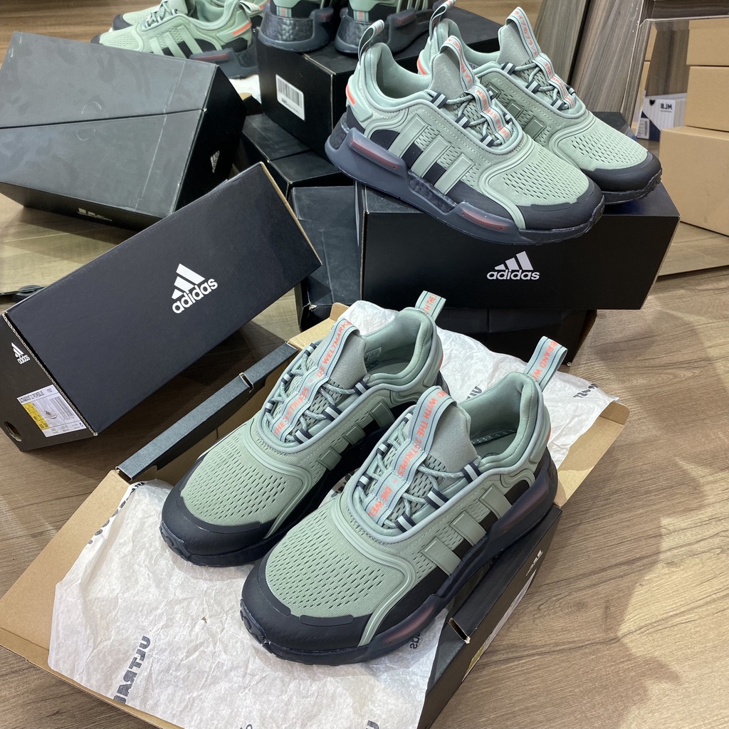 *CHÍNH HÃNG* Giày thể thao Sneaker Adidas NMD R1 V3 màu Xanh Matcha đế Đen - Code: HQ4444