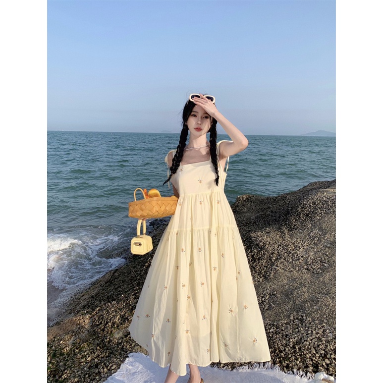 Đầm Hai Dây Thêu Hoa Xinh Xắn Thời Trang Đi Biển Cho Nữ