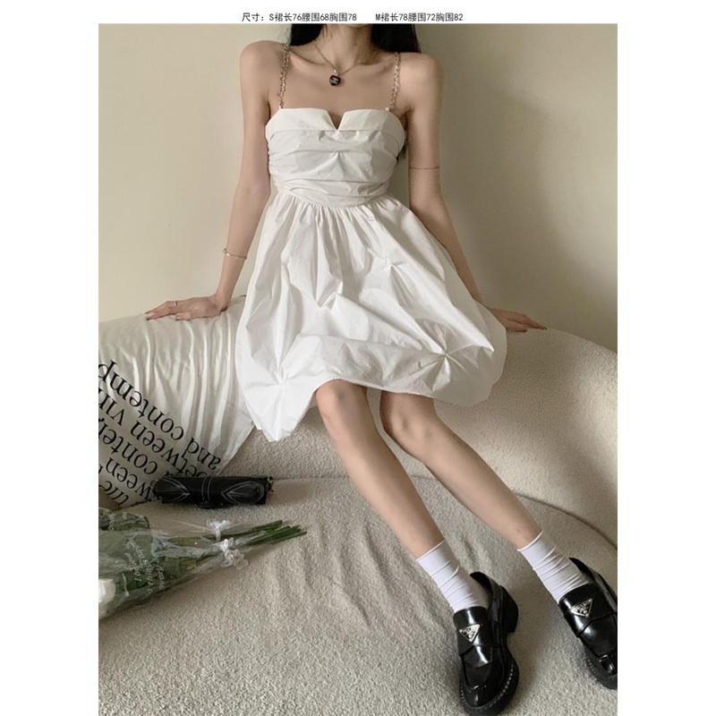 Đầm Trắng Mùa Hè Hong Kong 2022 Hai Dây Xếp Ly Hở Vai Eo Hẹp Hình Trái Tim Phong Cách Mới Cho Nữ