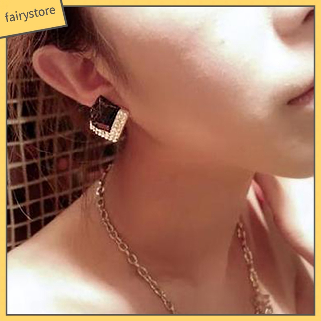 1 Đôi Bông Tai Hình Vuông Lấp Lánh Duyên Dáng Dành Cho Nam Và Nữ