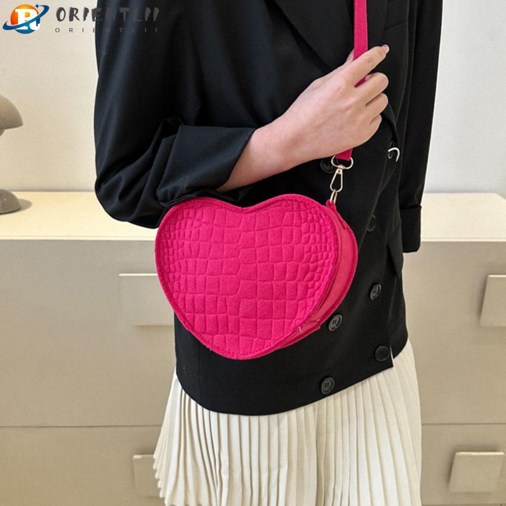 Túi Xách Nữ Họa Tiết Trái Tim Sang Trọng Thời Trang