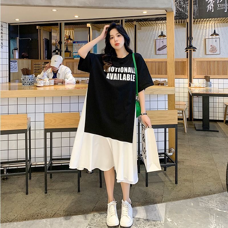 Váy Ngắn Tay Vừa Vặn Với Màu Sắc Tương Phản