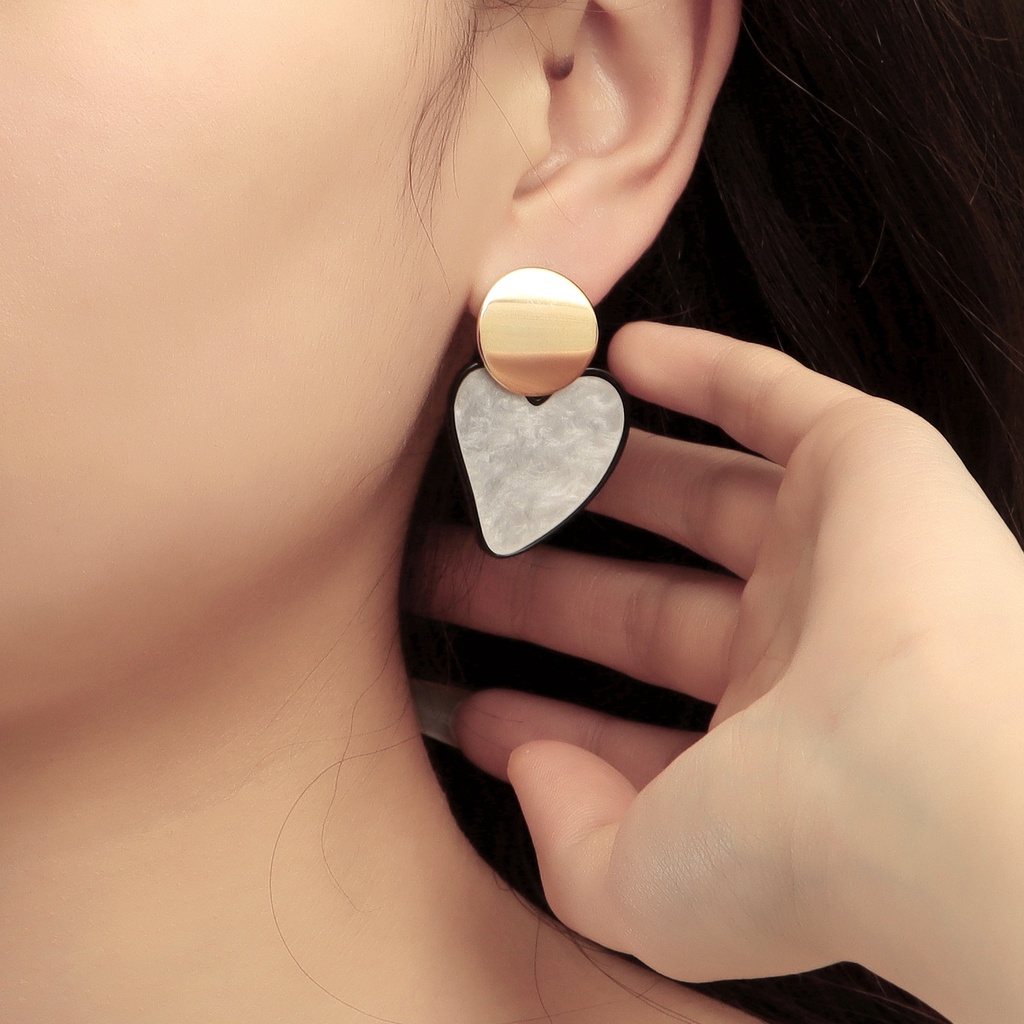 1 Đôi Bông Tai Kim Loại Hình Trái Tim Phong Cách Retro