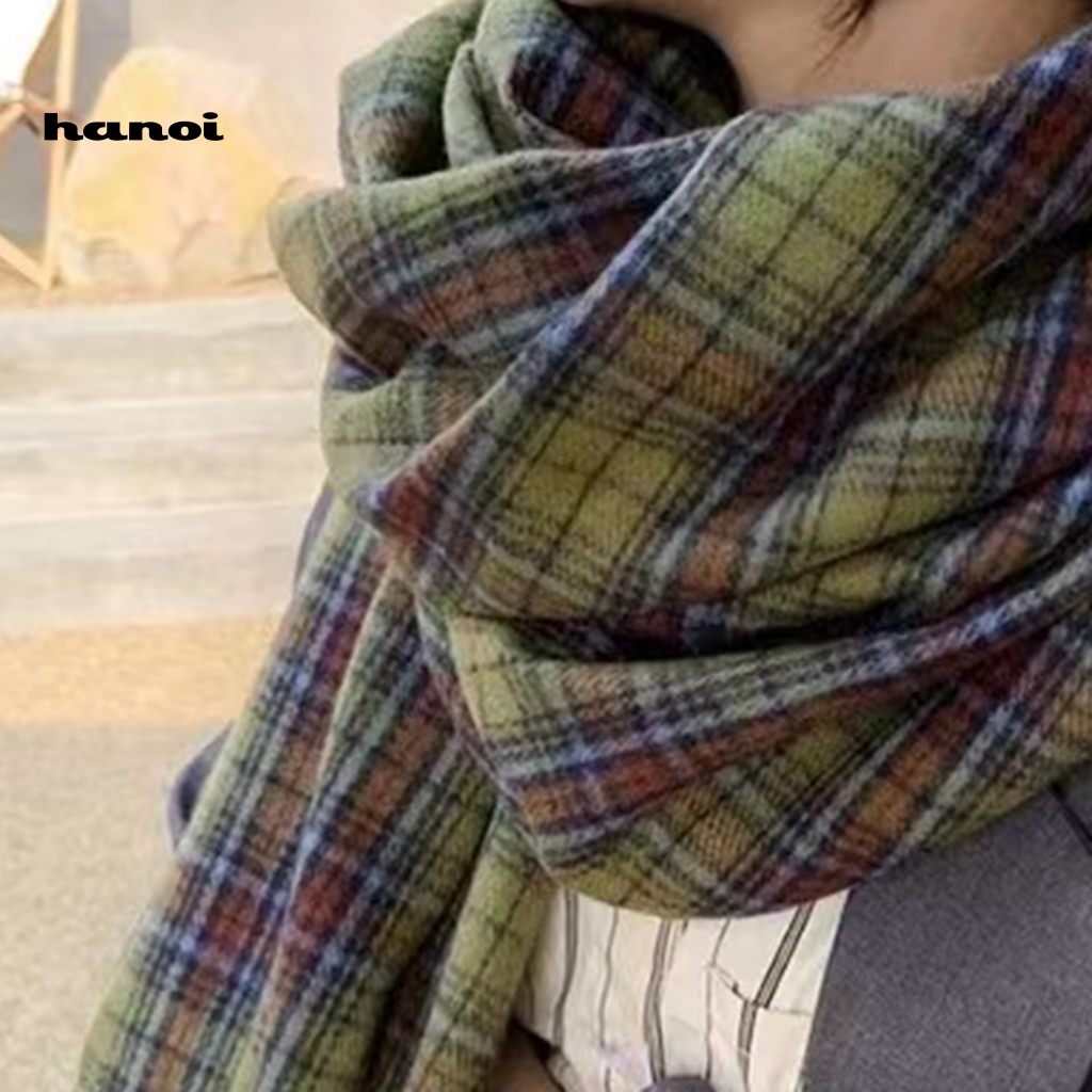 Khăn Choàng Cổ Dài Dày Dặn Họa Tiết Sọc Caro Màu Xanh Lá Phối Tua Rua Thời Trang Thu Đông Cho Nữ