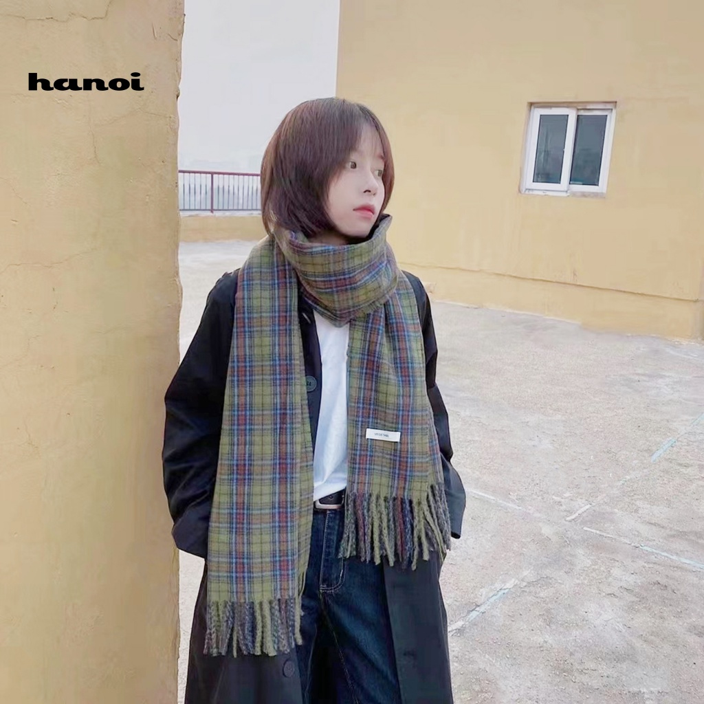 Khăn Choàng Cổ Dài Dày Dặn Họa Tiết Sọc Caro Màu Xanh Lá Phối Tua Rua Thời Trang Thu Đông Cho Nữ