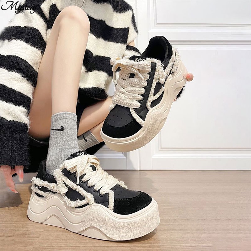 Giày bánh mì bên gợn sóng của phụ nữ tua rua ren-up tai lúa mì huấn luyện viên giản dị