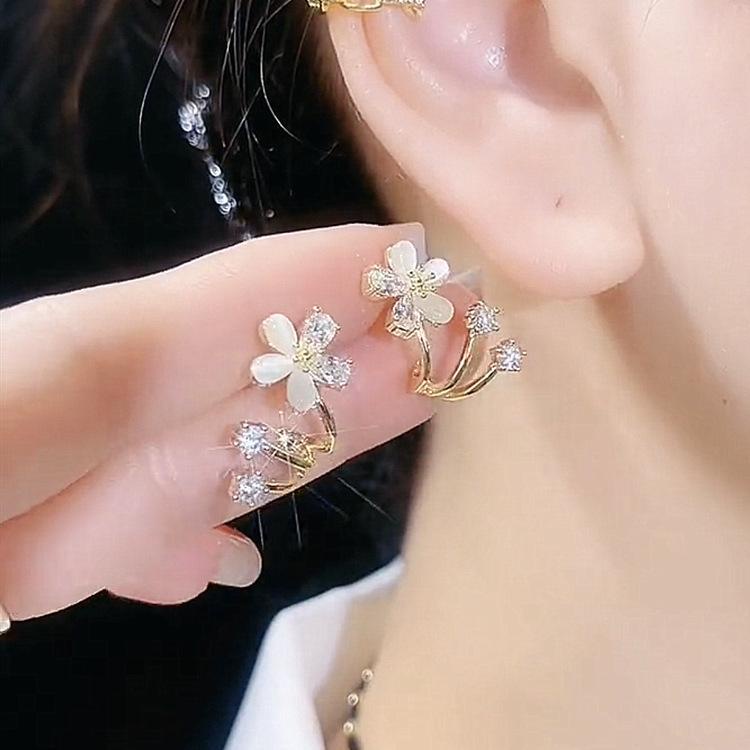 Bông Tai Mạ Bạc 925 Hình Bông Hoa Thời Trang Hàn Quốc Dành Cho Nữ