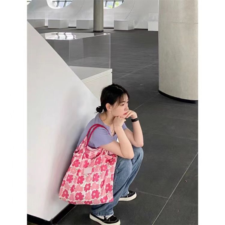 Ins Túi Đeo Vai Bằng Vải Nylon Cỡ Lớn In Họa Tiết Hoa Màu Trắng Kích Thước Nhỏ Gọn Dùng Khi Đi Biển