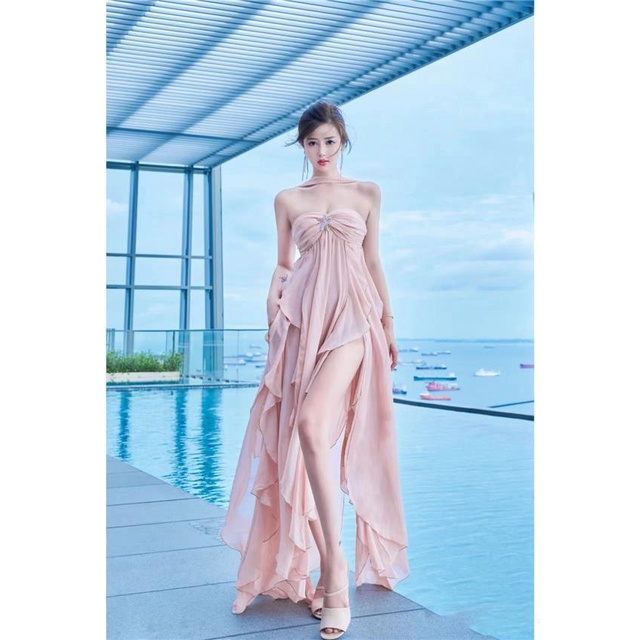 Backless strapless Star Super fairy flounced skirt dress French minority vacation dress sexy design sense hanging neck QS8R
