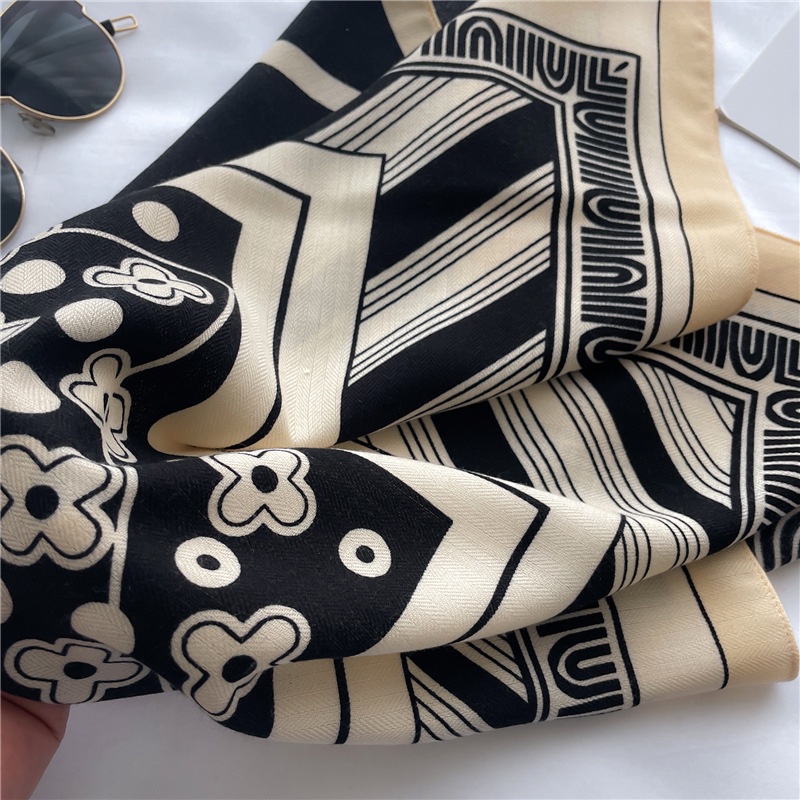 Khăn Choàng Cổ Nhung Hình Vuông 65x65cm Thoải Mái Thời Trang Thu Đông Cho Nữ