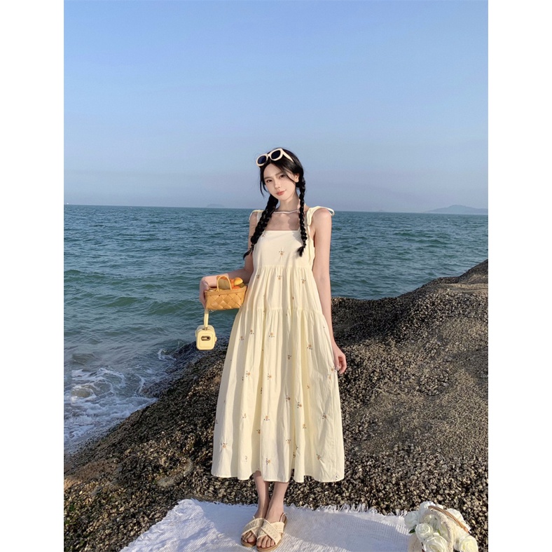 Đầm Hai Dây Thêu Hoa Xinh Xắn Thời Trang Đi Biển Cho Nữ