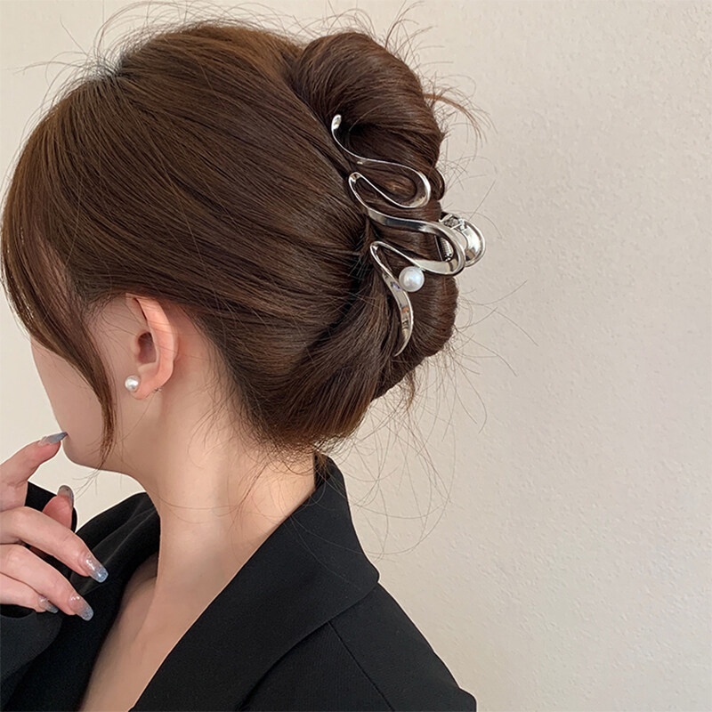 Kẹp Tóc Kim Loại Hình Cá Mập Đính Ngọc Trai Phong Cách Vintage Cho Nữ