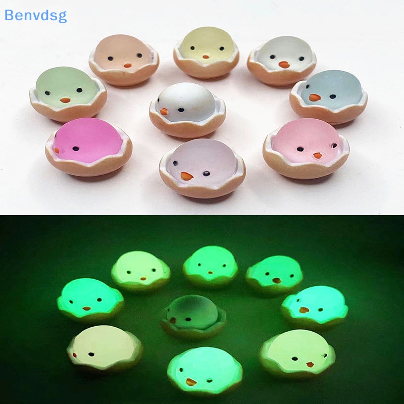 Bộ 2 Mô Hình Gà Con Bằng Nhựa Resin Phát Quang Dễ Thương Trang Trí Xe Hơi