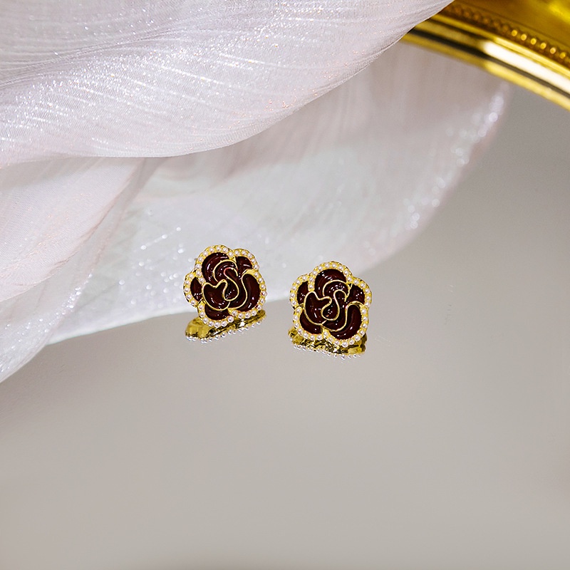 Bông Tai Hình Cánh Hoa Trà Đen / Vàng Đính Ngọc Trai Đơn Giản Thời Trang