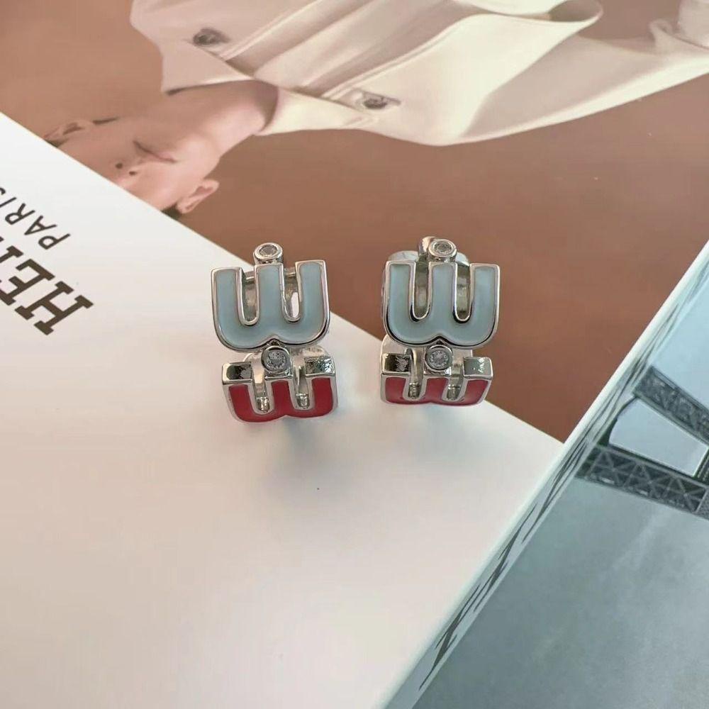 Somedayzl Bông Tai Hình Khối Vuông Tráng Men Hình Chữ M Nhiều Màu Thanh Lịch