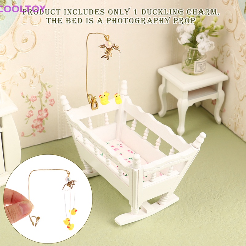 Phụ Kiện Trang Trí Nhà Búp Bê Hình Chú Vịt Nằm Ngủ Xinh Xắn Tỷ Lệ 1: 12