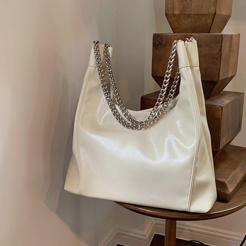 Túi Xách Da Mềm Cỡ Lớn Phối Dây Xích Đeo Vai Cá Tính