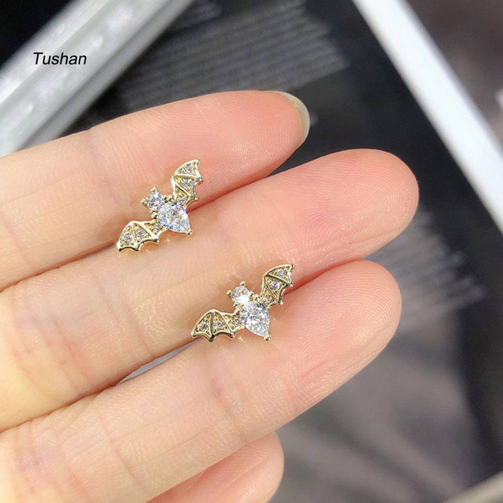 1 Đôi Bông Tai Hình Dơi Đính Đá Dễ Thương